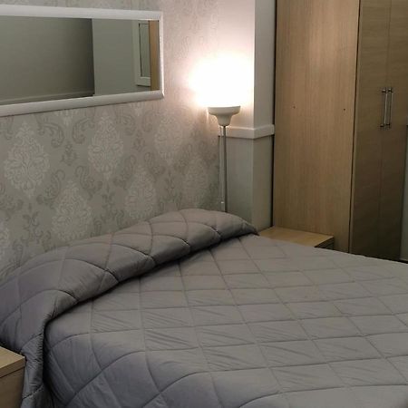 Bed And Breakfast Piramide Rom Exteriör bild