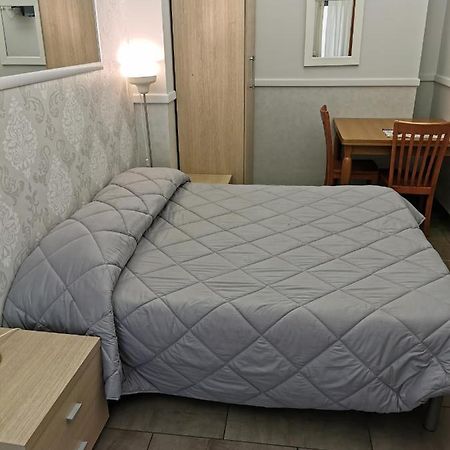 Bed And Breakfast Piramide Rom Exteriör bild