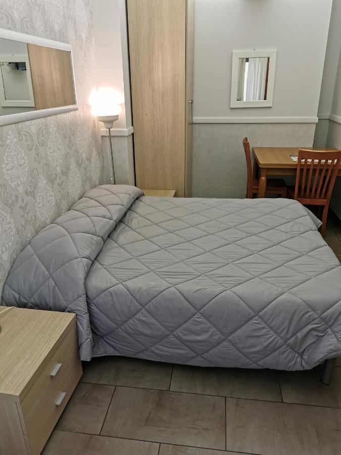 Bed And Breakfast Piramide Rom Exteriör bild